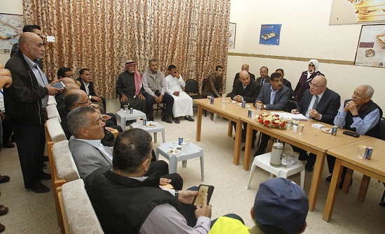 العيسوي وهلسة يتفقدان مشاريع المبادرات الملكية بالكرك