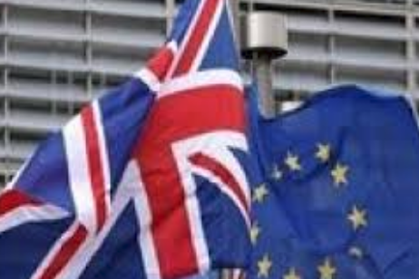 المفوضية الأوروبية تتبنى سلسلة إجراءات في حال غياب اتفاق بشأن بريكست
