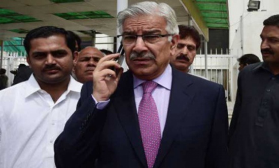 وزير الدفاع الباكستاني يهدد اسرائيل بضربة نووية بعدما خدعه خبر كاذب