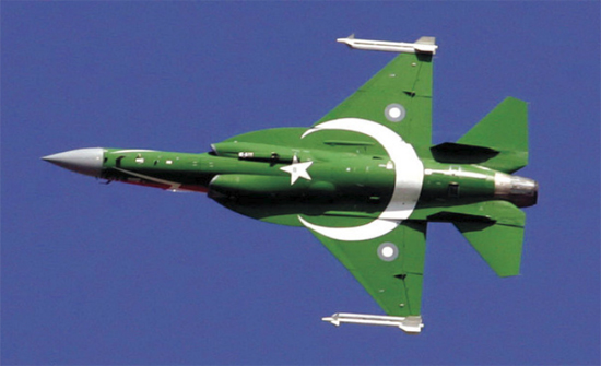 تصعيد جديد.. باكستان تسقط طائرتين هنديتين وتأسر طياراً