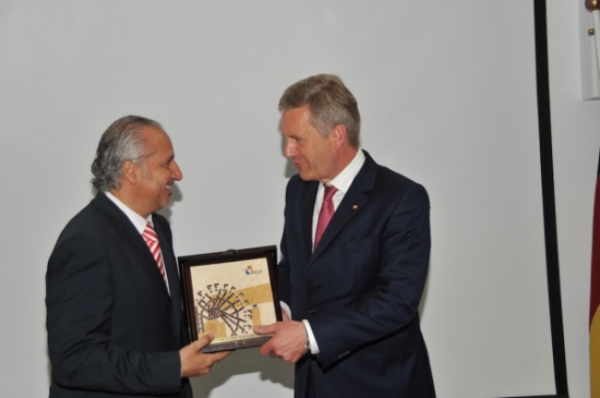 الرئيس الألماني الأسبق يزور الجامعة الألمانية الأردنية