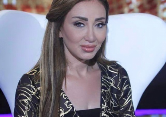 بالفيديو.. زوج مسن يغنى لزوجته أثناء احتضارها انشودة حبهما بالفيديو.. زوج مسن يغنى لزوجته أثناء احتضارها انشودة حبهما