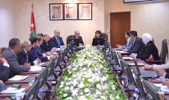 وزيرا الاوقاف والاتصالات يبحثان سبل تطوير خدمات " الاوقاف" الكترونيا