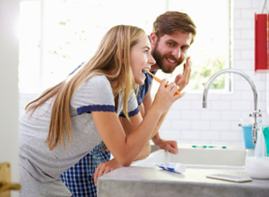 لماذا علينا القلق من معجون الأسنان؟ لماذا علينا القلق من معجون الأسنان؟