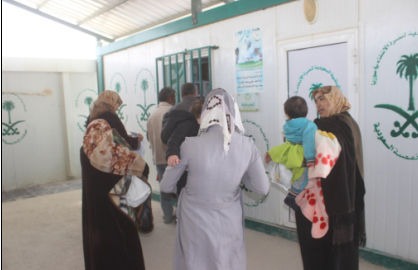 صيدلية العيادات التخصصية السعودية تصرف 1958 وصفة طبية للأشقاء السوريين في مخيم الزعتري