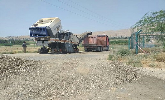 الاشغال : تعبيد طريق الرويحا بلواء دير علا الاسبوع القادم