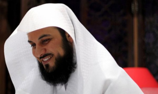 العريفي يقاطع «إم بي سي» في العلن ... ويقدم هدية لمذيعتيها علا وسهير العريفي يقاطع «إم بي سي» في العلن ... ويقدم هدية لمذيعتيها علا وسهير