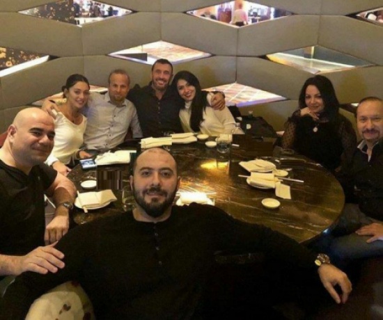 خطيبة كاظم الساهر تستجم في فرنسا بدونه خطيبة كاظم الساهر تستجم في فرنسا بدونه