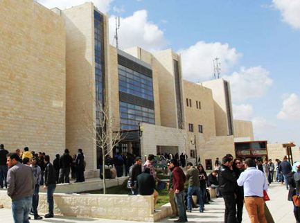 الجامعة الاميركية في مادبا تحتفل بيوم الجاليات