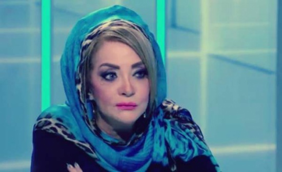 شهيرة تثير الجدل بتصريحها عن حجابها شهيرة تثير الجدل بتصريحها عن حجابها