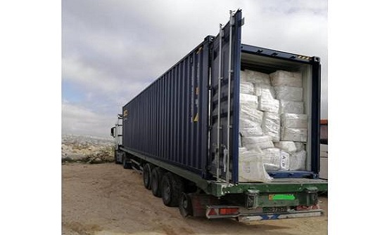 حاويتان محملتان بكميات كبيرة من البضائع المهربة حاويتان محملتان بكميات كبيرة من البضائع المهربة