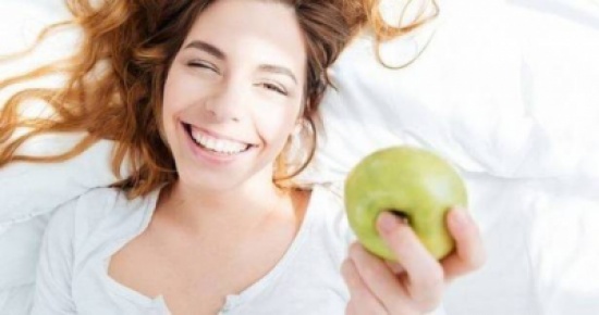 5 مواد غذائية تساعدك بالهضم وإزالة السموم من الجسم 5 مواد غذائية تساعدك بالهضم وإزالة السموم من الجسم