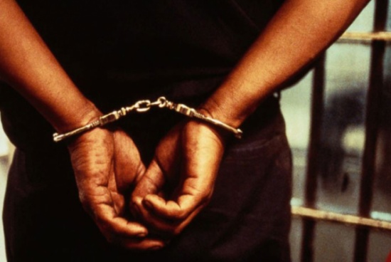 عمان:حاول خداعهم بسرقة مبلغ 9 آلاف.. فكُشفت حيلته ووقع بقبضة الأمن