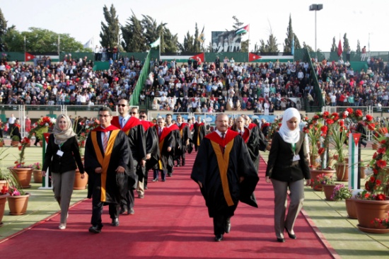 الأردنية تخرج 1093 طالبا وطالبة الأردنية تخرج 1093 طالبا وطالبة