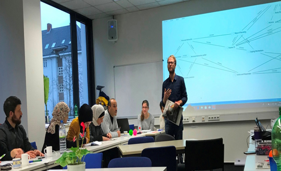 اليرموك تشارك في فعاليات المدرسة الصيفية في كولن الألمانية