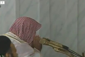 عراك بالأيدي بين إمام ومؤذن بسبب "الصلاة" عراك بالأيدي بين إمام ومؤذن بسبب "الصلاة"