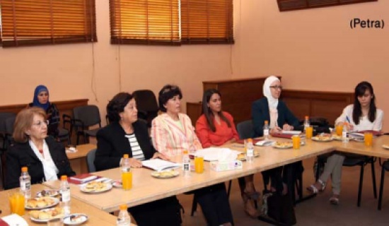الحركة النسائية الاردنية تطالب بقوائم وطنية ثلثها من النساء الحركة النسائية الاردنية تطالب بقوائم وطنية ثلثها من النساء