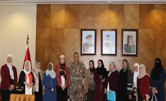 رئيس هيئة الأركان المشتركة يلتقي وفد البرلمانيات الأردنيات