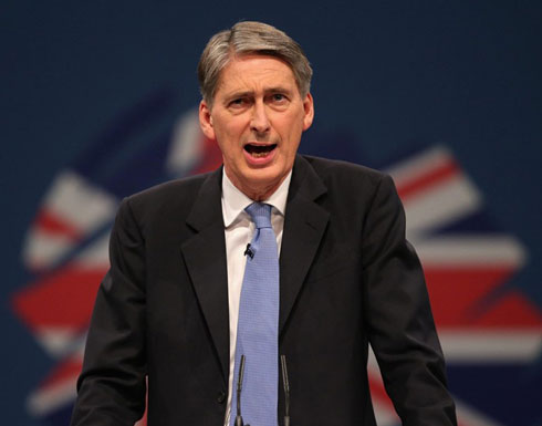 هاموند : نرفض حكومة انتقالية بسوريا يقودها الأسد