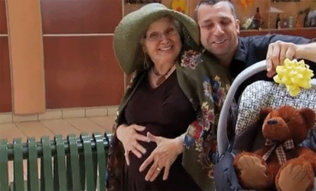 العجوز الحامل