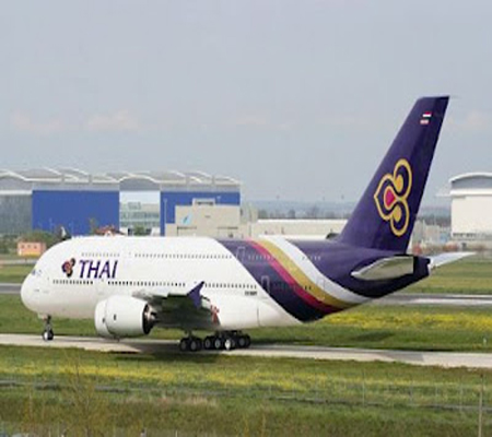 انزلاق طائرة ايرباص على مدرج مطار بانكوك واصابة 14 راكبا