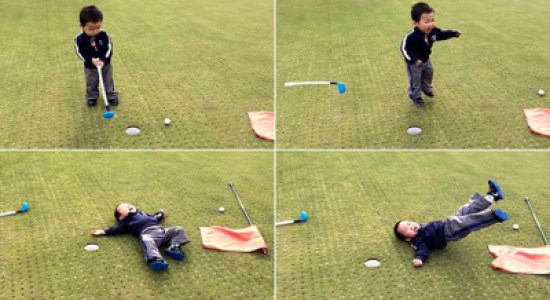 ردة فعل طفل بعمر السنتين خسر مباراة غولف