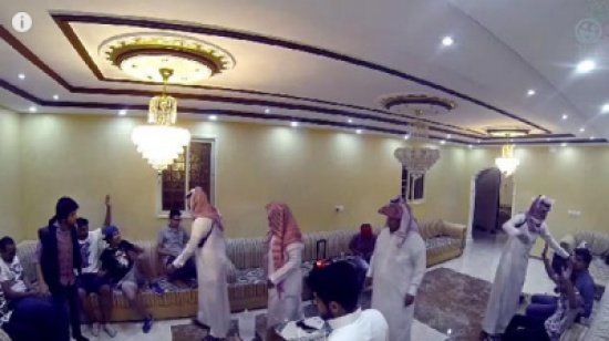 شاهد.. مقلب كوميدي!