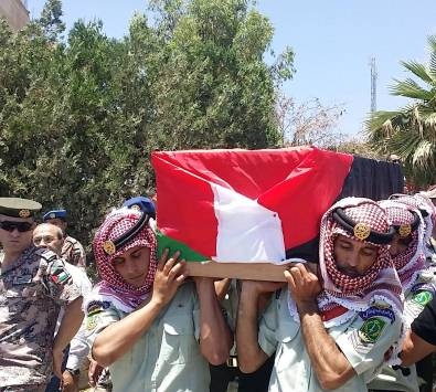 بالصور .. تشييع جثمان الشهيد الطلافحة في إربد