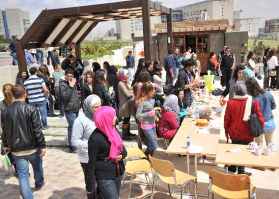 الجامعة الألمانية الأردنية تنظم بازاراً خيرياً لمساعدة الفتيات الأقل حظا الجامعة الألمانية الأردنية تنظم بازاراً خيرياً لمساعدة الفتيات الأقل حظا