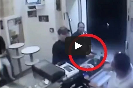 طهاة يتصدون لسطو مسلح