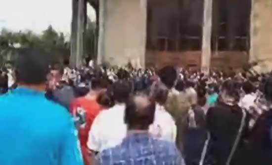 تظاهرات وسط طهران تطالب بإسقاط النظام .. بالفيديو تظاهرات وسط طهران تطالب بإسقاط النظام .. بالفيديو