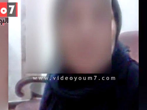 شاهد.. سيدة تروى مأساتها وتتهم زوجها بمعاشرة نجلتها ابنة الـ 13 ربيعا شاهد.. سيدة تروى مأساتها وتتهم زوجها بمعاشرة نجلتها ابنة الـ 13 ربيعا