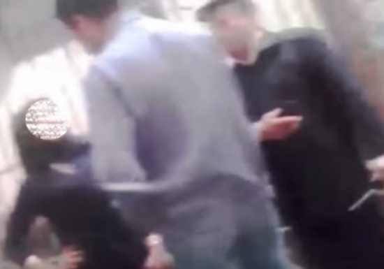 فيديو| شاهد ماذا فعلت الفتاة بشاب تحرش بها في مصر!