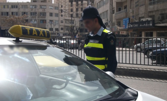 مجموعة تعتدي على رقيب سير في الرمثا مجموعة تعتدي على رقيب سير في الرمثا