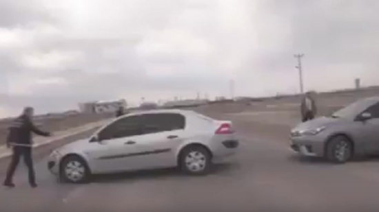 شاهد كيف ألقت الشرطة التركية القبض على تاجر مخدرات