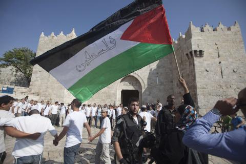 صحفي إسرائيلي لعرب إسرائيل : فلْتبقوا سجناء أحلامكم وإلى الأبد صحفي إسرائيلي لعرب إسرائيل : فلْتبقوا سجناء أحلامكم وإلى الأبد