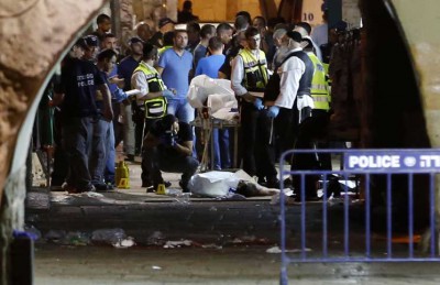 مقتل إسرائيليين اثنين في هجوم نفذه فلسطيني قبل استشهاده في القدس المحتلة مقتل إسرائيليين اثنين في هجوم نفذه فلسطيني قبل استشهاده في القدس المحتلة