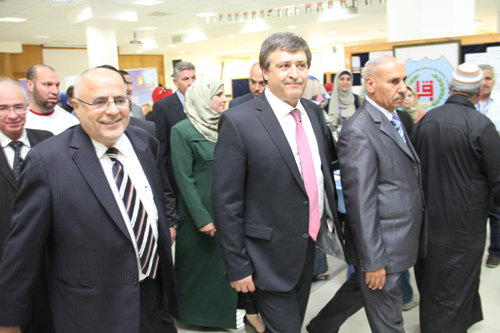 القطامين يفتتح اليوم الوظيفي الثامن في جامعه الزرقاء