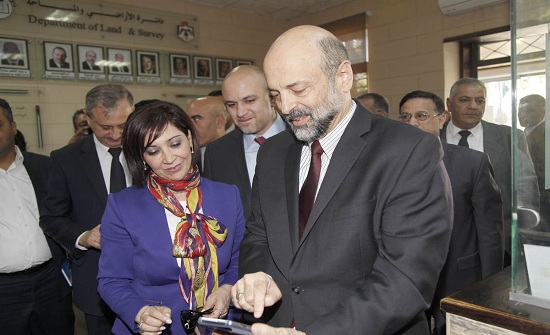 اطلاق مؤشر خدمة رضا المواطنين عن خدمات الأراضي والمساحة اطلاق مؤشر خدمة رضا المواطنين عن خدمات الأراضي والمساحة