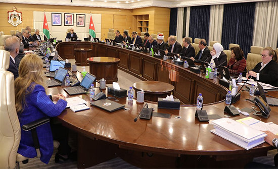 قرار بعدم استيفاء بدل رسوم أرضيات إضافية على تخزين البضائع في العقبة