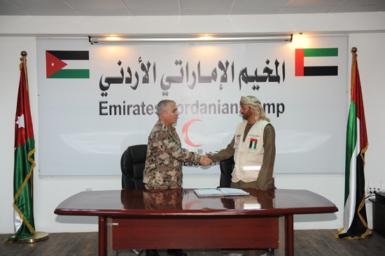 بالصور : تنفيذ المرحلة الثانية من المخيم الإماراتي الاردني للاجئين السوريين بالاردن