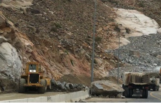 مطالبة بتأمين مدخل غور الصافي من خطر السيول والانهيارات مطالبة بتأمين مدخل غور الصافي من خطر السيول والانهيارات