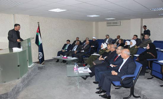 اعضاء الفريق الوطني لحماية الاسرة من العنف يزورون ادارة مكافحة المخدرات اعضاء الفريق الوطني لحماية الاسرة من العنف يزورون ادارة مكافحة المخدرات