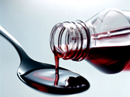 باكستاني يجبر زوجته على شرب الأسيد لأنها أنجبت طفلة!