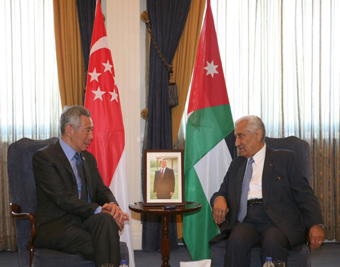 رئيس الوزراء يجري مباحثات مع رئيس وزراء سنغافورة