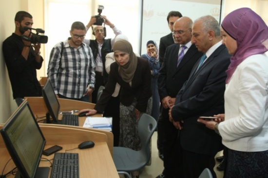 مختبران لتدريب طلبة علم المكتبات وخدمة الطلبة المكفوفين في مكتبة "الأردنية"