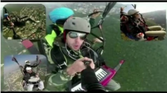 فيديو- فرقة تعزف النشيد الوطني اللبناني... من الجوّ فيديو- فرقة تعزف النشيد الوطني اللبناني... من الجوّ