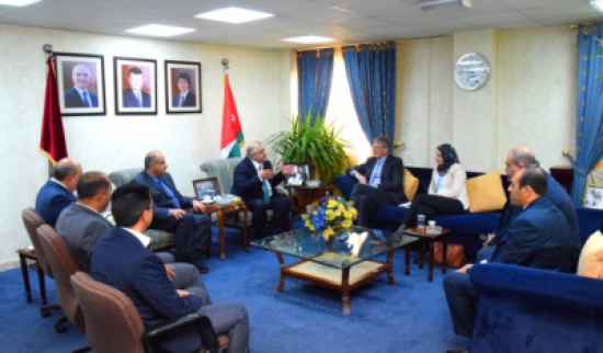 السفير الهولندي يزور الجامعة الهاشمية ويشارك الطلبة في برنامج تدريبي "نحن قادة المجتمع"