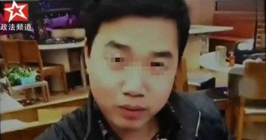 الشرطة تخرج شابا من المستشفى بعد زيارة صديقاته الـ17 له