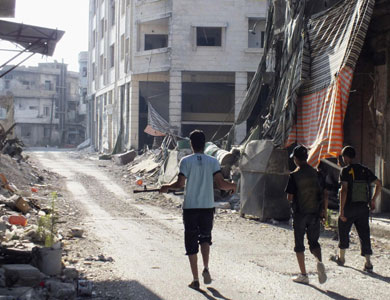 الصحافيان الفرنسيان المخطوفان في سوريا على قيد الحياة